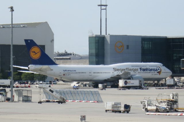 D-ABYI Lufthansa Siegerflieger
