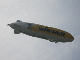 AERO 2014 - Zeppelin im Landeanflug