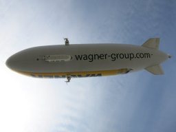 AERO 2014 - Zeppelin im Landeanflug