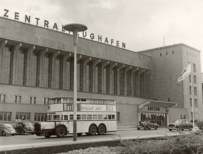 Abfluggebäude Flughafen Berlin 1955