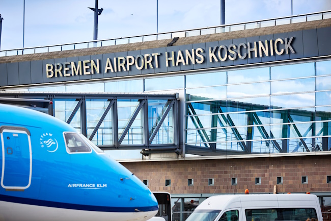 Flugzeug am Bremen Airport Terminal