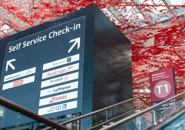 Check-in Infoboard Flughafen BER