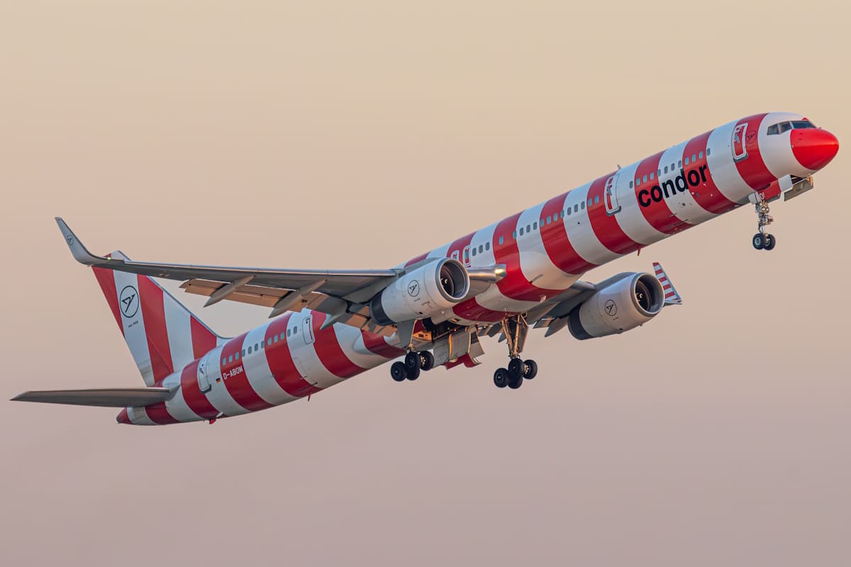 Boeing 757 von Condor im Flug