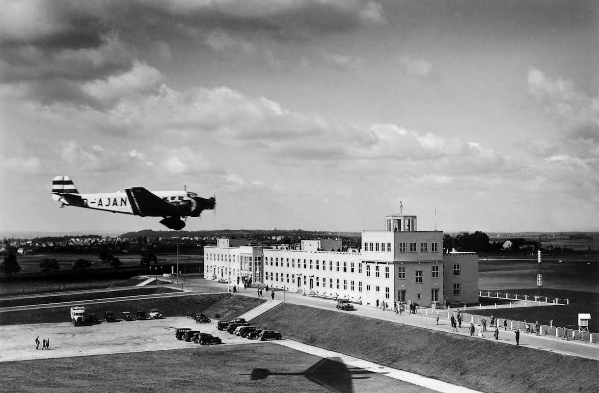 Junkers Ju 52 im Anflug auf den Flughafen Dresden