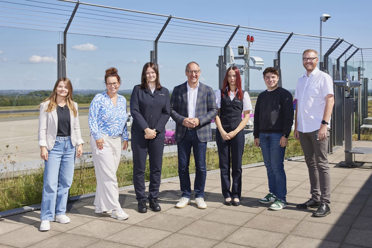 Bild mit Azubi Celine Rosinski, Alexander Steinmeier und Selina