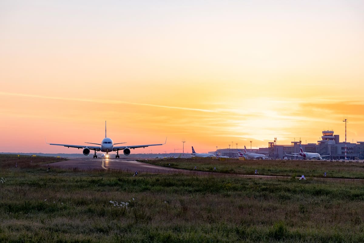 Flugzeug auf der Runway des Flughafen Düsseldorf