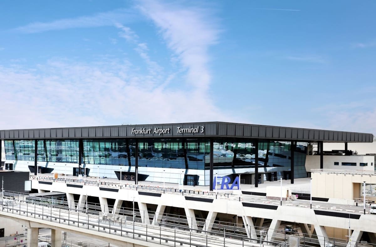 Sicht auf da neue Terminal 3 am FRA
