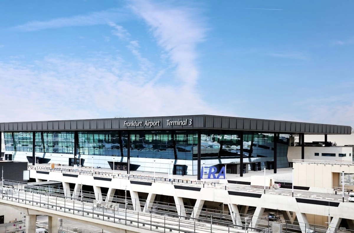 Sicht auf da neue Terminal 3 am FRA