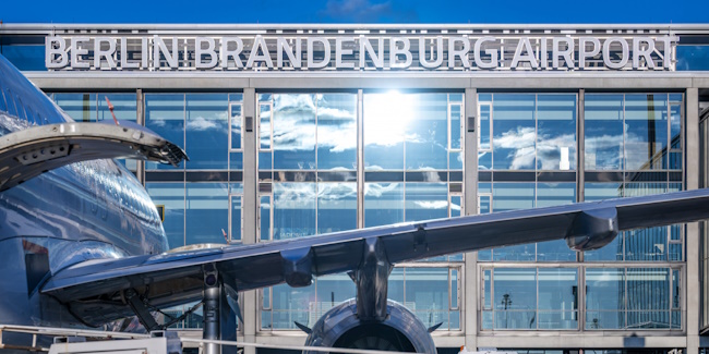 BER Airport Schriftzug