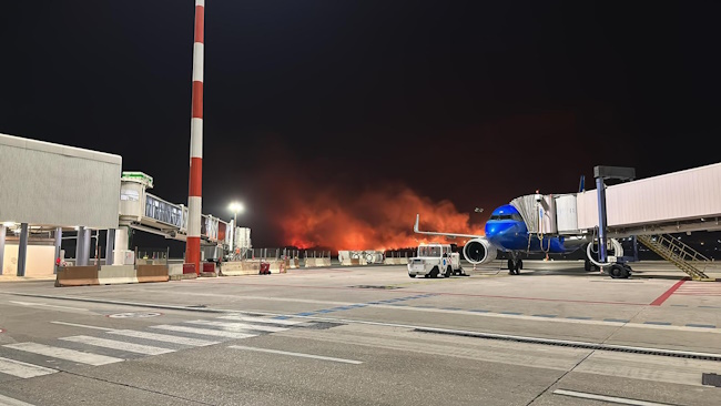 Brand am Flughafen Palermo