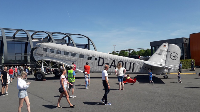 JU52 mit Besuchern