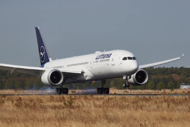 Lufthansa Boeing 787-9 besucht Flugschul-Standorte