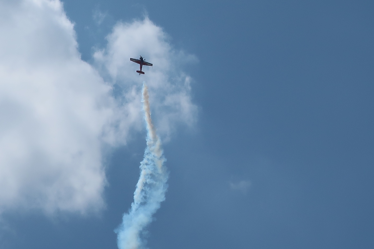 Extra 330XL beim Kunstflug in Le Bourget