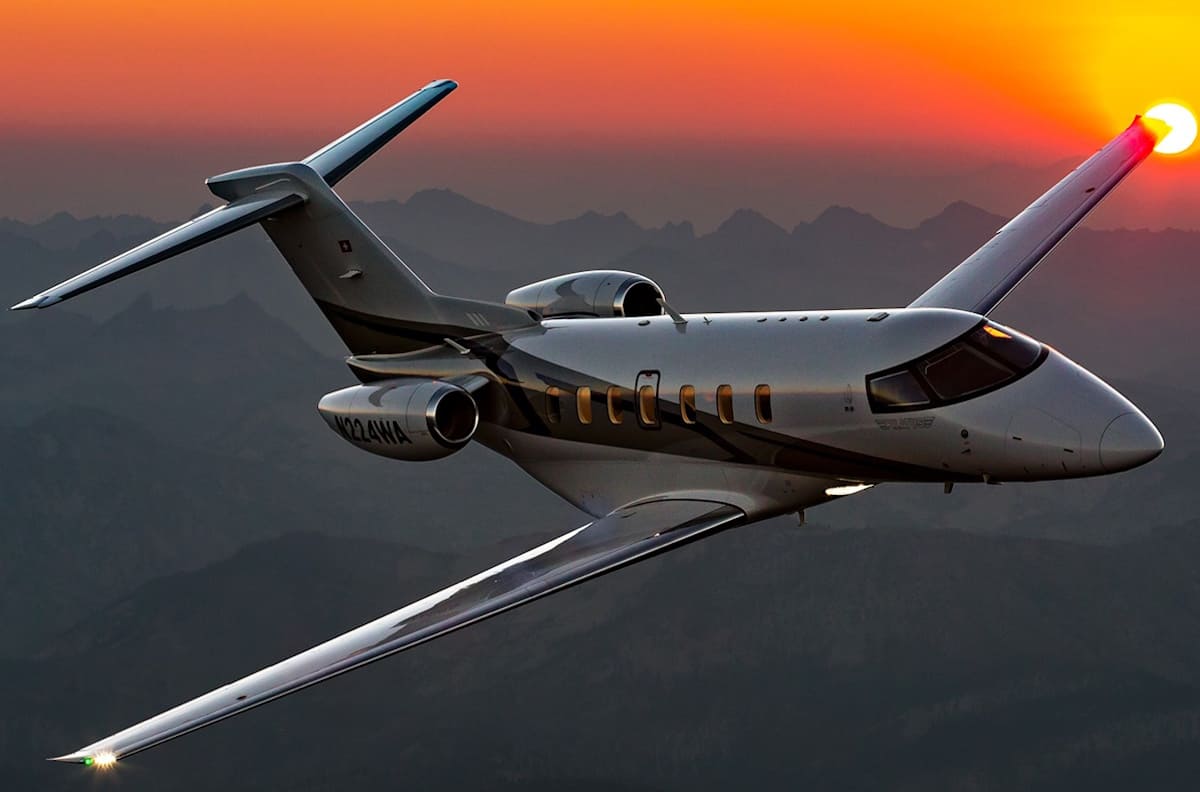 PC-24 am Abendhimmel