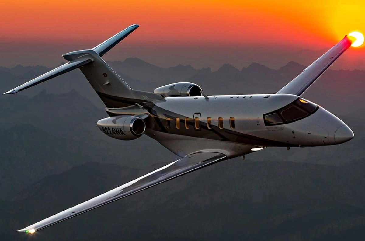 PC-24 am Abendhimmel