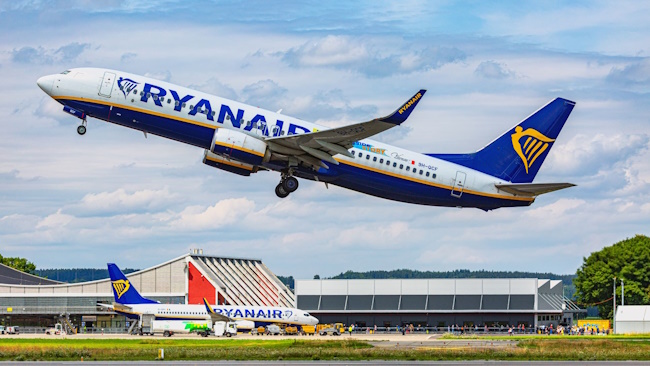 Start Ryanair Flugzeug am Flughafen Memmingen