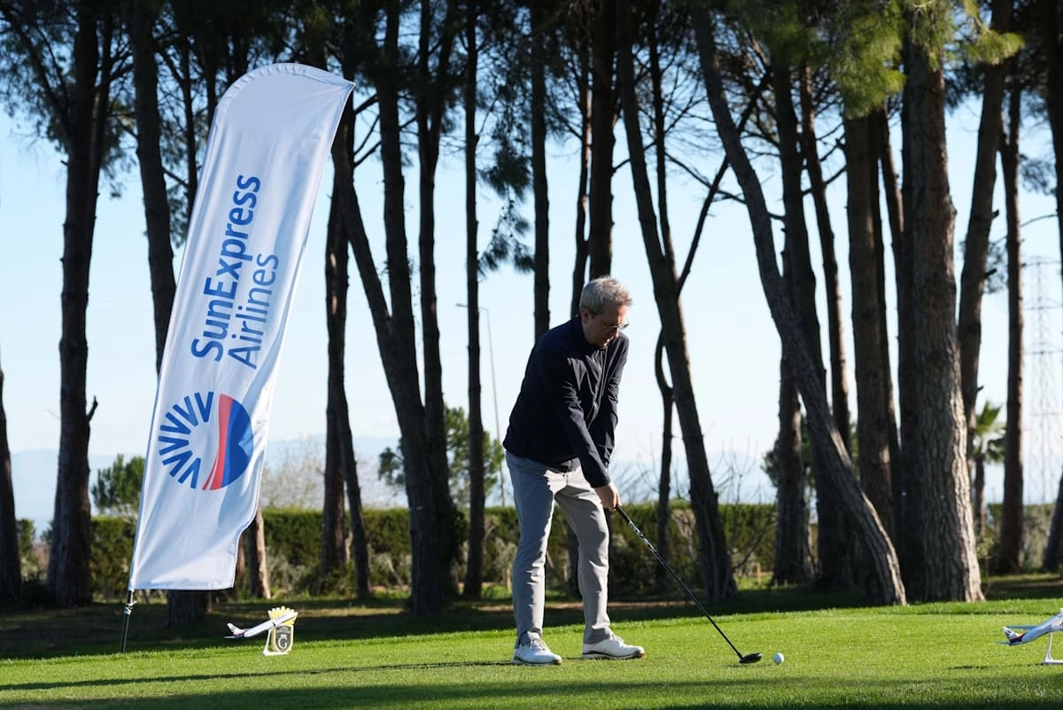 Golfspieler beim Abschlag