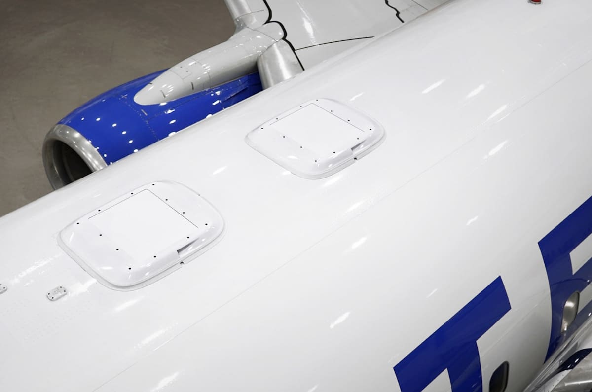 Boeing 737-800 mit Startlink auf dem Rumpf