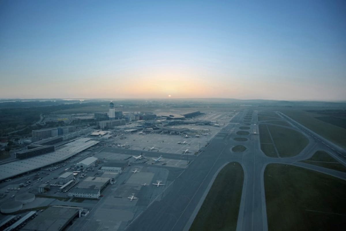 Luftbild vom Flughafen Wien