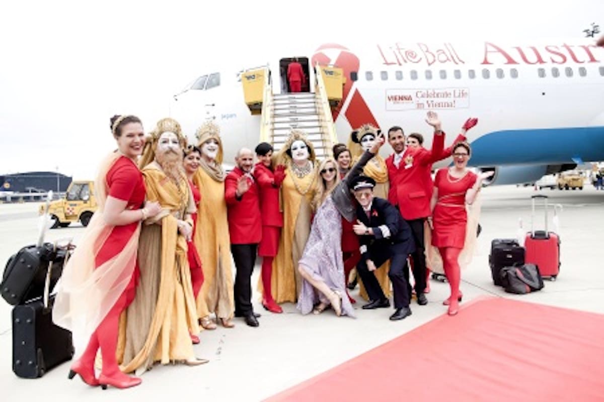 An Bord Dita von Teese, Carmen Electra, Kelly Osbourne u.v.m.