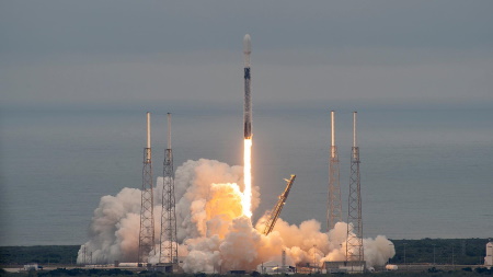 Launch des deut­schen Um­welt­sa­tel­li­ten En­MAP - Credit: SpaceX