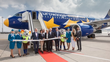 Bei der Einweihung des Eurowings-Airbus im Europa-Park-Design