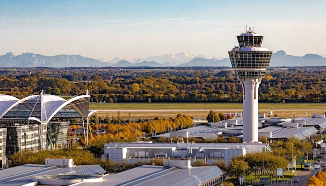 Flughafen München mit Alpenpanorama