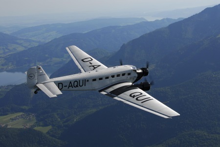 Ju 52 fliegt
